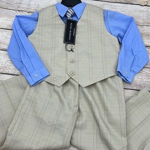 Andrew Fezza 4 Piece Vest Pants Shirt and Tie Dress Set Sz 4T NWTs